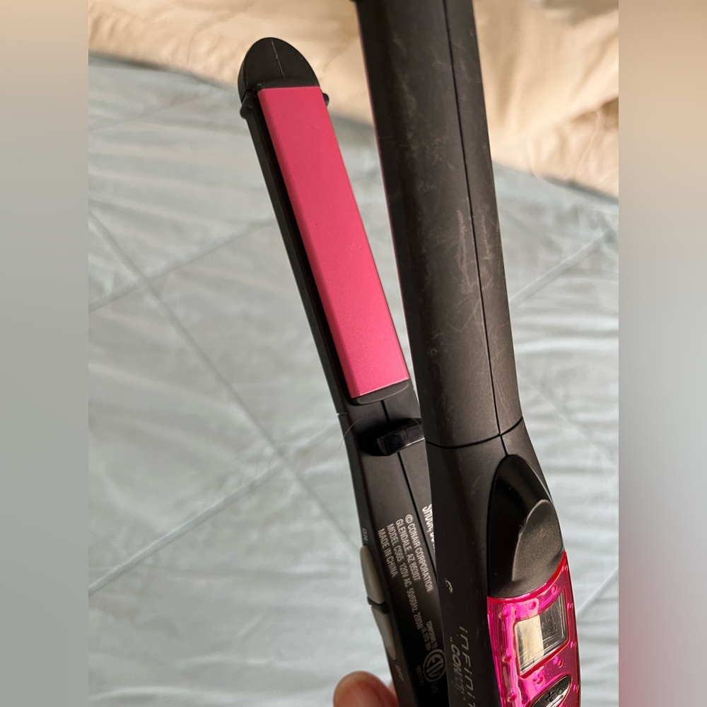 Conair Infiniti Pro Black and Pink Hair Straightener w/ Adjustable Temp - Picture 3 of 6